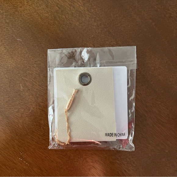 SOLD: Sardine Fish Charm Gold Metal Necklace NWT - Picture 5 of 5